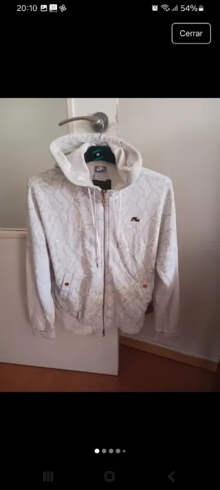 Chaqueta con estampado de serpiente