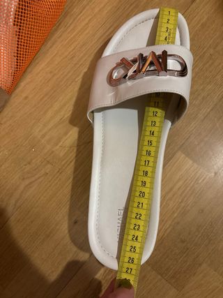 Sandalias Michael Kors Blancas y Plateadas