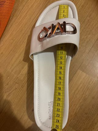 Sandalias Michael Kors Blancas y Plateadas