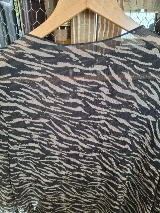 Blusa Freequent estampado cebra