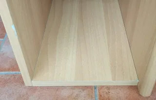 Scrivania porta PC con tastiera estraibile