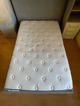 Cameretta con armadio a ponte e letto