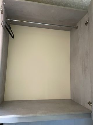 Cameretta con armadio a ponte e letto