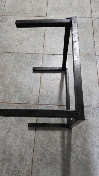 Soporte metálico para lavavajillas
