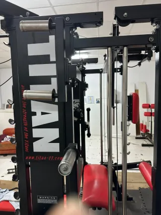 Máquina de musculación Titan T1