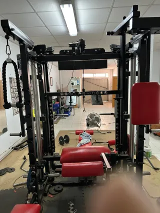 Máquina de musculación Titan T1