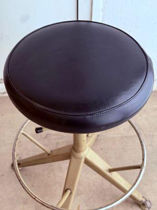 Taburete vintage retapizado