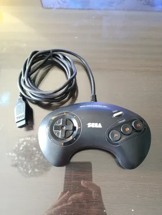 2 Mandos Sega Mega Drive. 15€ cada uno o 25€ los 2