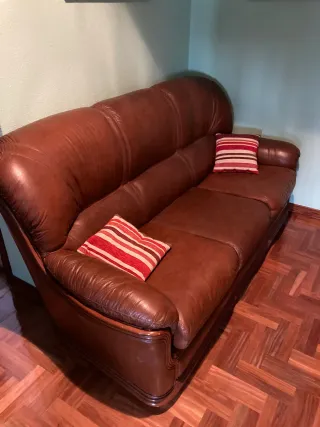 Sofás de cuero marrón