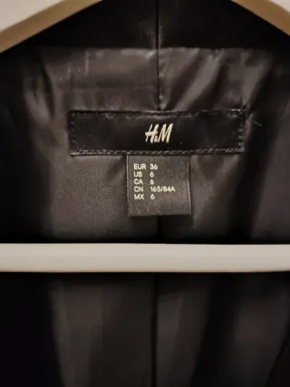 Blazer H&M Negro Solapa Satén