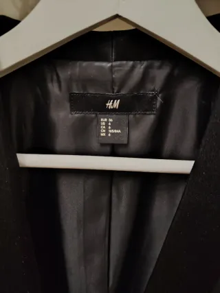 Blazer H&M Negro Solapa Satén