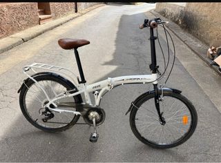 Bicicleta plegable blanca