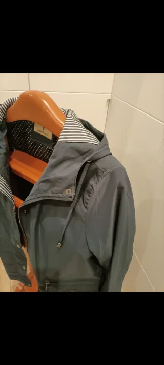 Parka Javier Larrainzar azul marino sin estrenar