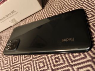 Xiaomi Redmi Note 10S con caja fundas y cable