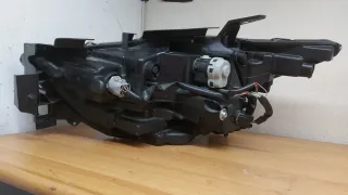 Faro LED Derecho Mazda CX5 2022-2024