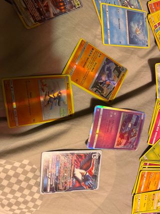 Caja Pokémon Sol y Luna GX, cartas de 2018 y 2019