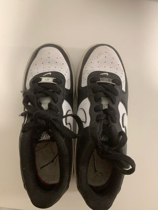 Nike Air Force 1 Negras y Blancas