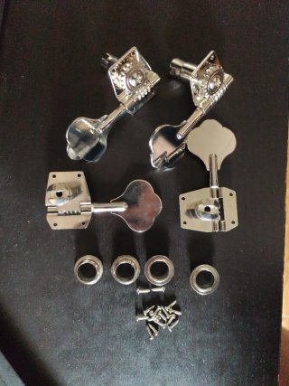 Clavijeros Fender y VOX Amplug V2