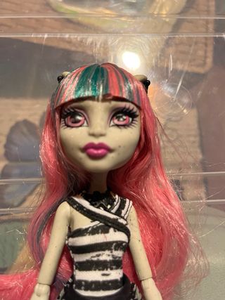 Muñeca Monster High Rochelle Goyle