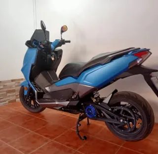 Moto Eléctrica Azul