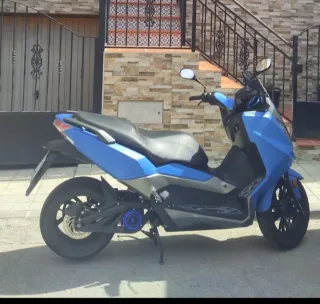 Moto Eléctrica Azul