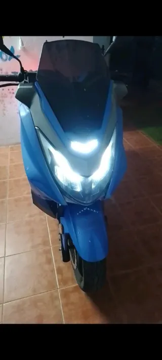 Moto Eléctrica Azul