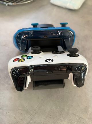 Xbox One 500GB + 2 Controller