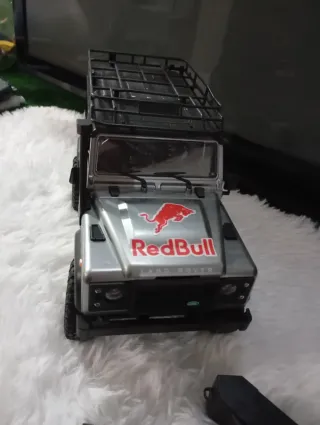 Coche RC todoterreno Red Bull