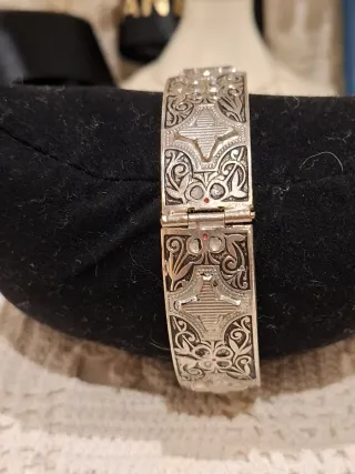 Brazalete estilo antiguo plateado