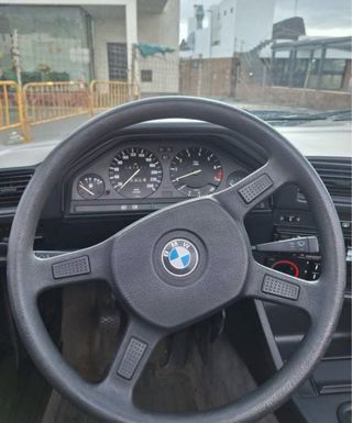 BMW e30 320 cabriolet