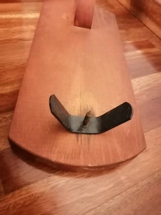 Jamonero de madera y metal