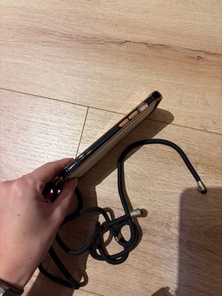 Funda iPhone 12 Negra con Correa