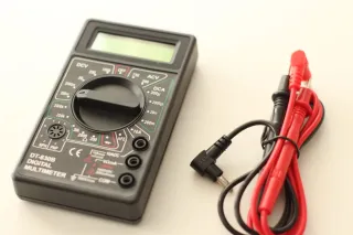 Multímetro Digital DT-830B