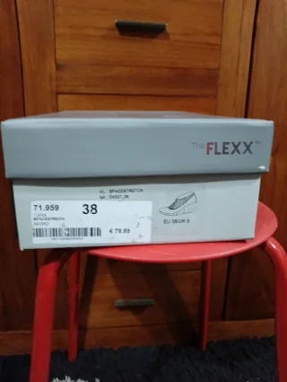 Zapatos de cuña negros elegantes, cómodos y nuevos