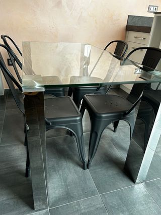 Mesa cristal y 4 sillas cocina