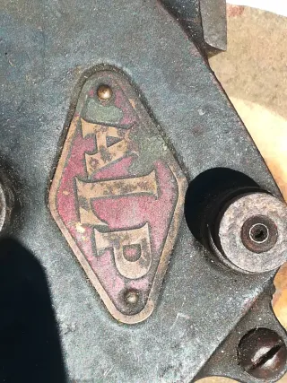 Antiguo esmeril manual ALP