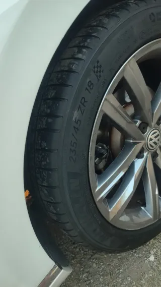 Juego 5 Llantas con Neumáticos