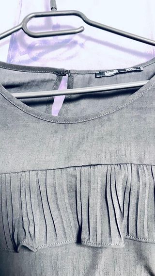 Blusa Negra OBU con volantes