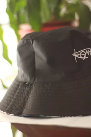 Sombrero reversible negro