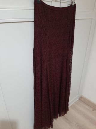 Falda larga encaje granate Stradivarius