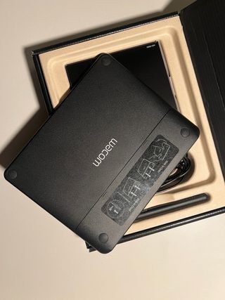 Tableta Gráfica Wacom Intuos Art + Lápiz