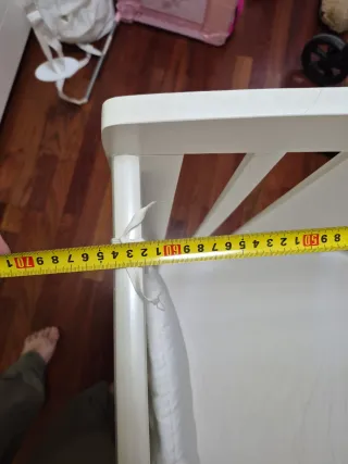 Cuna de bebé blanca