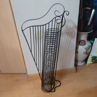 Porta CD's de metal negro