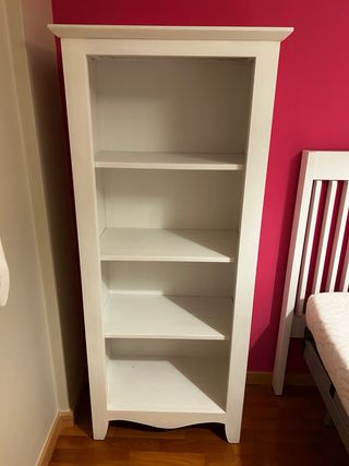 Dormitorio: Cabecero, Mesita y Estantería. No cama