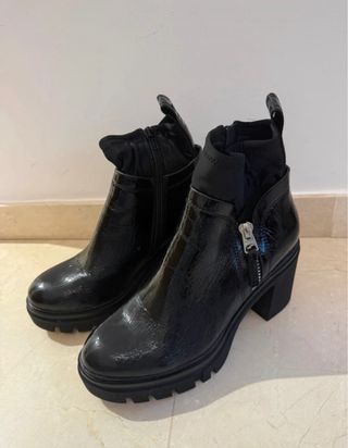 Botines negros charol tacón