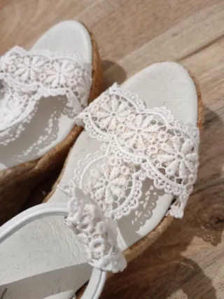 Cuñas Charo Ruiz puntilla blancas