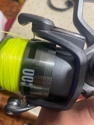 Carrete de pesca tamaño 4000 con hilo de 0.45