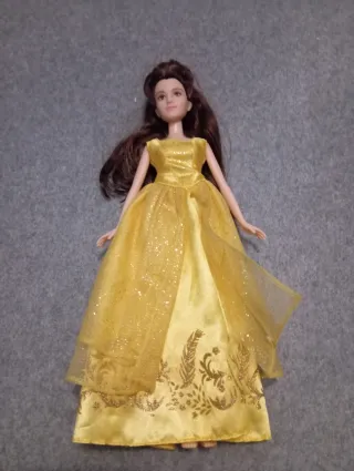 Muñeca Bella Disney Vestido Amarillo