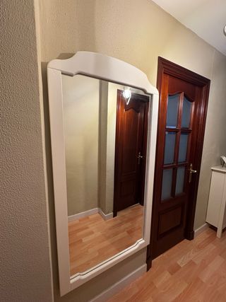 Espejo vintage en madera color blanca