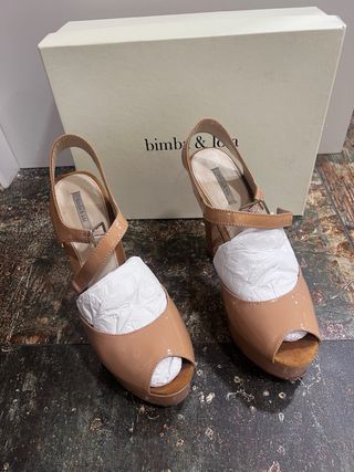 Zapatos Bimba y Lola nude charol talla 40
